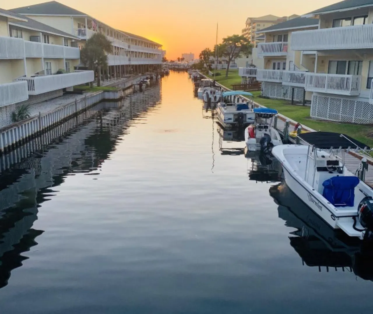 Sandpiper Cove Unit 4115 Bring Your Boat Canal 2 Bedroom 2 Bathroom Destin 0*,